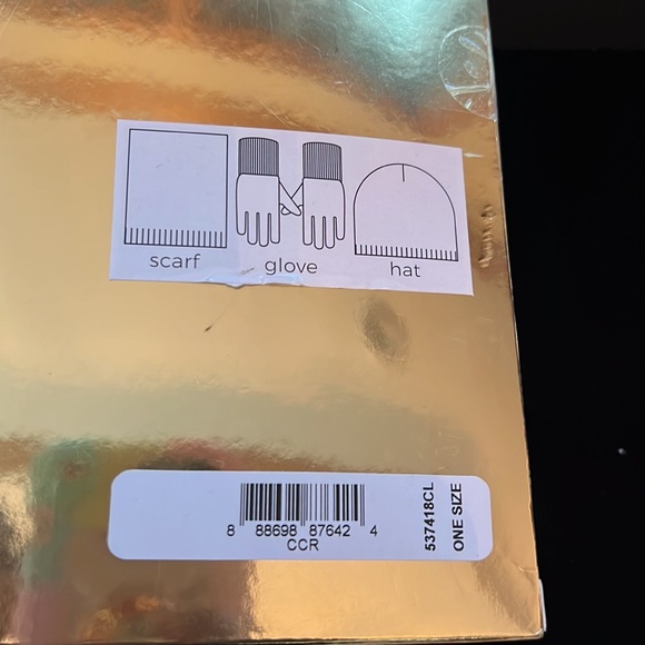 Michael Kors scarf, hat & glove set - Picture 2 of 3